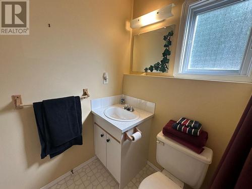 4405 Crystal Drive, Vernon, BC - Indoor Photo Showing Bathroom