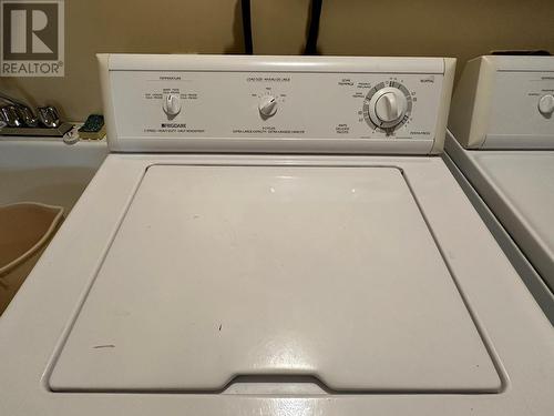 4405 Crystal Drive, Vernon, BC - Indoor Photo Showing Laundry Room