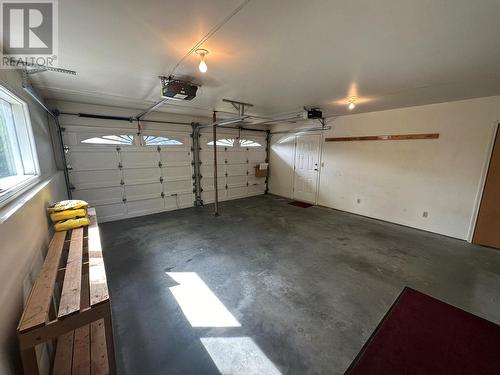 4405 Crystal Drive, Vernon, BC - Indoor Photo Showing Garage