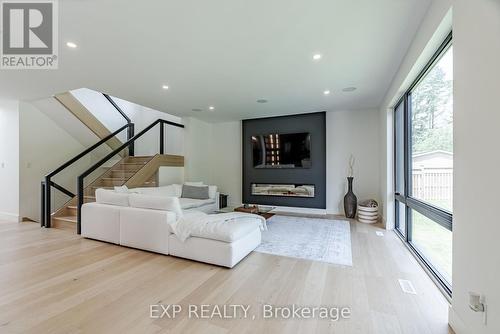 44 Sparkys Way, Southwold (Talbotville), ON - Indoor Photo Showing Living Room