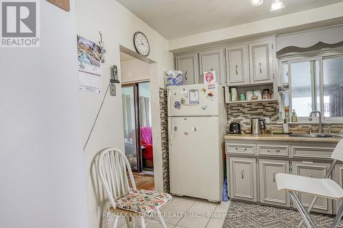 26 Ashwick Drive, Toronto (Clairlea-Birchmount), ON - Indoor Photo Showing Kitchen