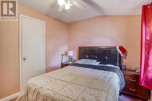 26 Ashwick Drive, Toronto (Clairlea-Birchmount), ON - Indoor Photo Showing Bedroom