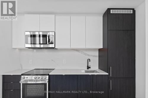 209 - 500 Dupont Street, Toronto (Annex), ON - Indoor Photo Showing Kitchen