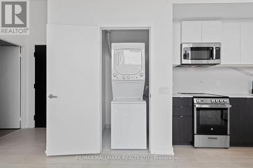 209 - 500 Dupont Street, Toronto (Annex), ON - Indoor Photo Showing Laundry Room