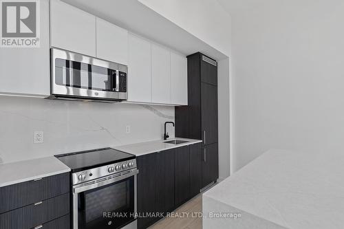 209 - 500 Dupont Street, Toronto (Annex), ON - Indoor Photo Showing Kitchen