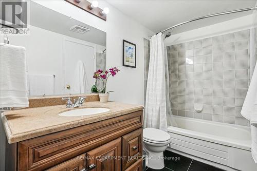 312 - 1450 Glen Abbey Gate, Oakville, ON - Indoor Photo Showing Bathroom