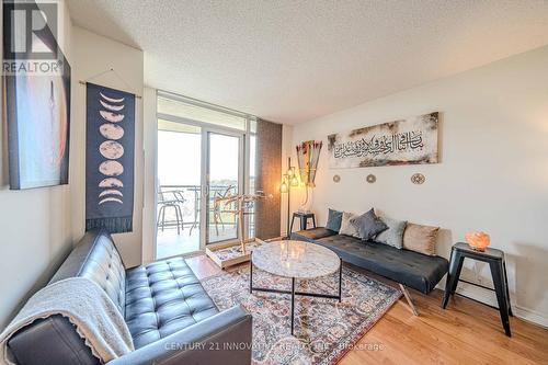 802 - 710 Humberwood Boulevard, Toronto (West Humber-Clairville), ON - Indoor Photo Showing Living Room