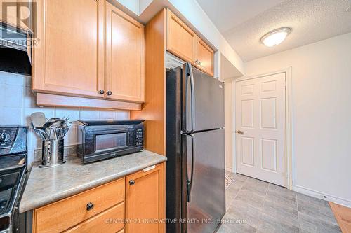 802 - 710 Humberwood Boulevard, Toronto (West Humber-Clairville), ON - Indoor Photo Showing Kitchen