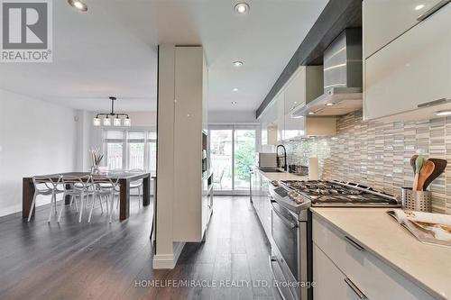 3943 Nightshade Lane, Mississauga (Lisgar), ON - Indoor Photo Showing Kitchen With Upgraded Kitchen