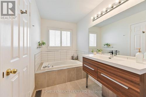 3943 Nightshade Lane, Mississauga (Lisgar), ON - Indoor Photo Showing Bathroom