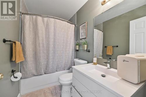 3943 Nightshade Lane, Mississauga (Lisgar), ON - Indoor Photo Showing Bathroom