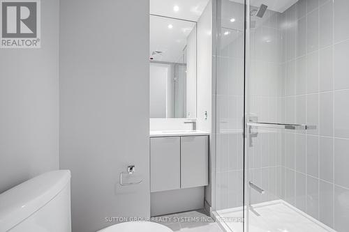 1407 - 3900 Confederation Parkway, Mississauga, ON - Indoor Photo Showing Bathroom