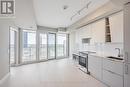 1407 - 3900 Confederation Parkway, Mississauga, ON  - Indoor Photo Showing Kitchen 