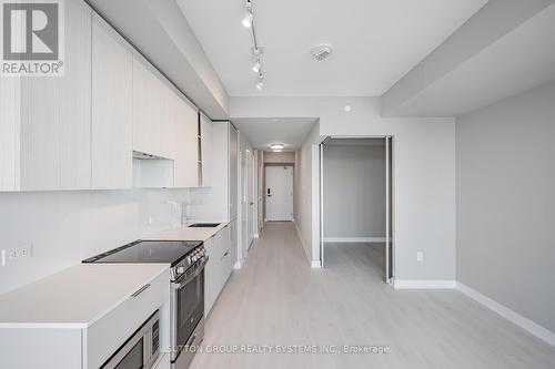 1407 - 3900 Confederation Parkway, Mississauga, ON - Indoor Photo Showing Kitchen