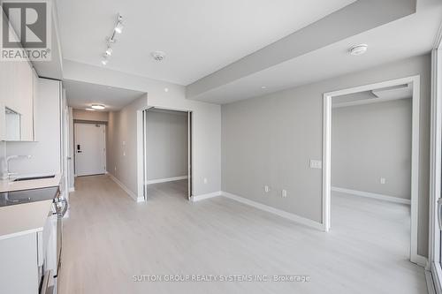 1407 - 3900 Confederation Parkway, Mississauga, ON - Indoor Photo Showing Other Room