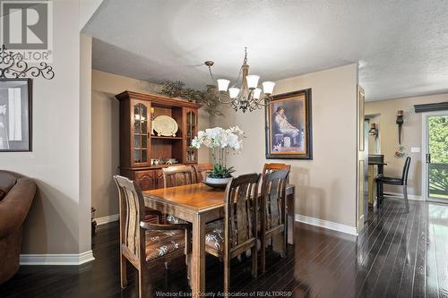 4300 Golfcourse Crescent, Windsor, ON - Indoor Photo Showing Dining Room