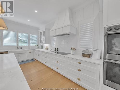 300 Crystal Bay Drive, Amherstburg, ON - Indoor Photo Showing Kitchen