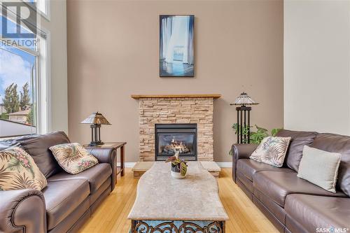 422 Beechmont Place, Saskatoon, SK - Indoor Photo Showing Living Room With Fireplace