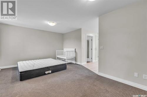 422 Beechmont Place, Saskatoon, SK - Indoor Photo Showing Bedroom