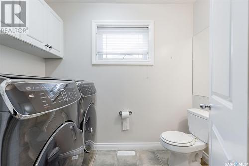 422 Beechmont Place, Saskatoon, SK - Indoor Photo Showing Laundry Room