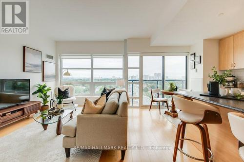 1101 - 280 Donlands Avenue, Toronto (Danforth Village-East York), ON - Indoor Photo Showing Living Room