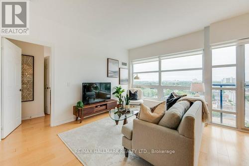 1101 - 280 Donlands Avenue, Toronto (Danforth Village-East York), ON - Indoor Photo Showing Living Room