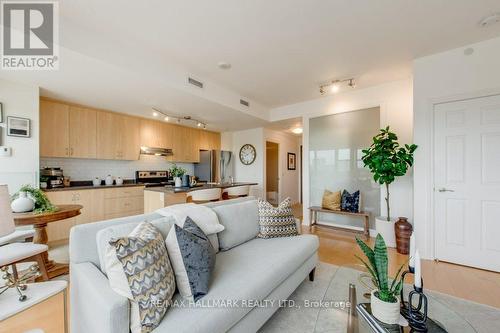 1101 - 280 Donlands Avenue, Toronto (Danforth Village-East York), ON - Indoor Photo Showing Living Room