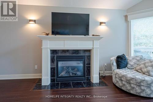 30 Montebello Terrace, New Tecumseth, ON - Indoor Photo Showing Living Room With Fireplace