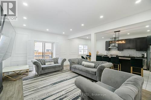 50 Alaskan Heights, Barrie, ON - Indoor Photo Showing Living Room