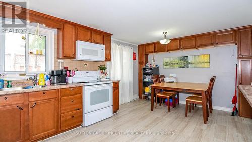 321 St Vincent Street, Barrie (Wellington), ON - Indoor Photo Showing Kitchen