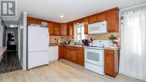 321 St Vincent Street, Barrie (Wellington), ON - Indoor Photo Showing Kitchen