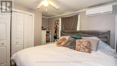 321 St Vincent Street, Barrie (Wellington), ON - Indoor Photo Showing Bedroom