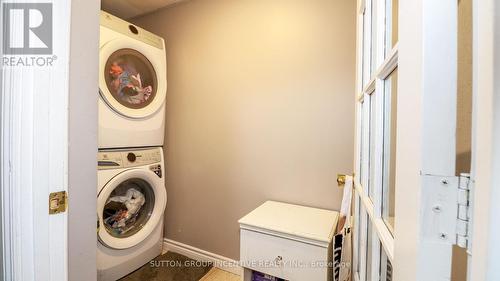 321 St Vincent Street, Barrie (Wellington), ON - Indoor Photo Showing Laundry Room