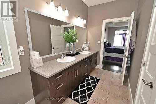 122 1/2 Centennial Avenue, St. Thomas, ON - Indoor Photo Showing Bathroom