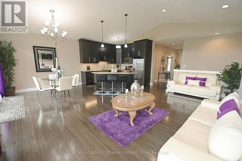 122 1/2 Centennial Avenue, St. Thomas, ON - Indoor Photo Showing Living Room