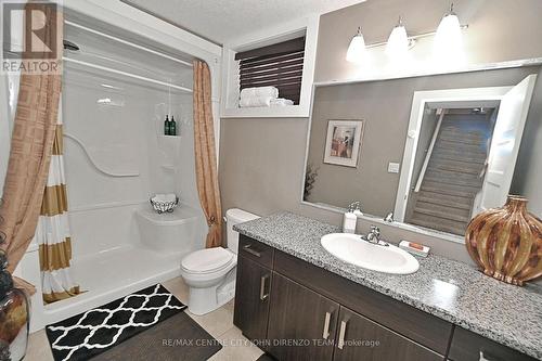 122 1/2 Centennial Avenue, St. Thomas, ON - Indoor Photo Showing Bathroom