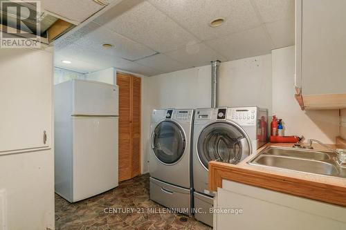 24 Coles Street, Barrie (Sunnidale), ON - Indoor Photo Showing Laundry Room