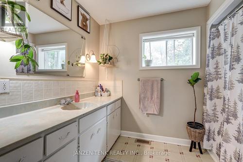 278 Sydenham Street E, Aylmer (Ay), ON - Indoor Photo Showing Bathroom