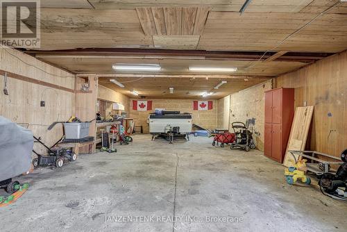 278 Sydenham Street E, Aylmer (Ay), ON - Indoor Photo Showing Garage