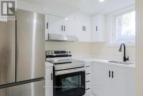 77 Natal Avenue, Toronto (Birchcliffe-Cliffside), ON - Indoor Photo Showing Kitchen