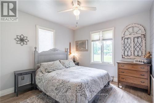 769 Old York Road, Burlington (Grindstone), ON - Indoor Photo Showing Bedroom