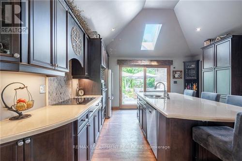 769 Old York Road, Burlington (Grindstone), ON - Indoor Photo Showing Kitchen With Upgraded Kitchen