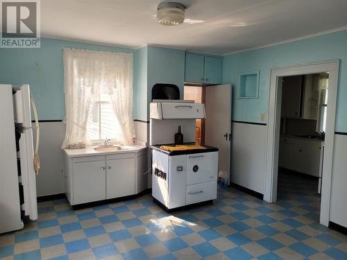 40 Church Street, Eastport, NL - Indoor Photo Showing Kitchen