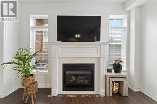 611 Murray Meadows Place, Milton (Clarke), ON - Indoor Photo Showing Living Room With Fireplace