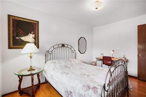 72 Eastbury Drive, Hamilton, ON - Indoor Photo Showing Bedroom