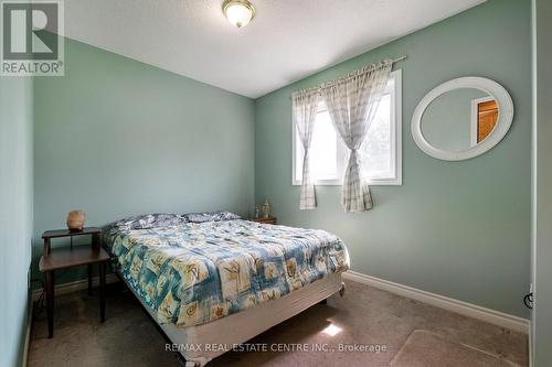 1075 Johnson'S Lane, Mississauga (Clarkson), ON - Indoor Photo Showing Bedroom