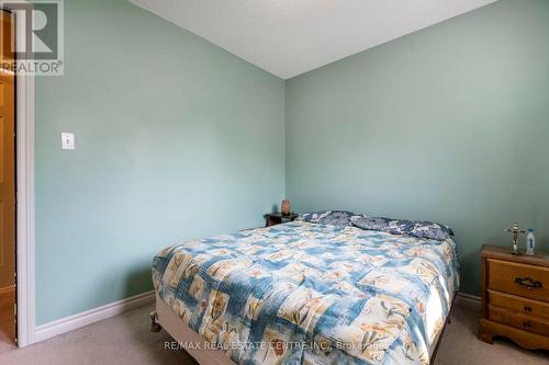 1075 Johnson'S Lane, Mississauga (Clarkson), ON - Indoor Photo Showing Bedroom