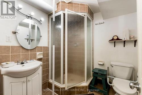 1075 Johnson'S Lane, Mississauga (Clarkson), ON - Indoor Photo Showing Bathroom