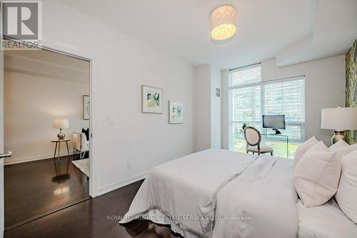 715 - 551 Maple Avenue, Burlington (Brant), ON - Indoor Photo Showing Bedroom