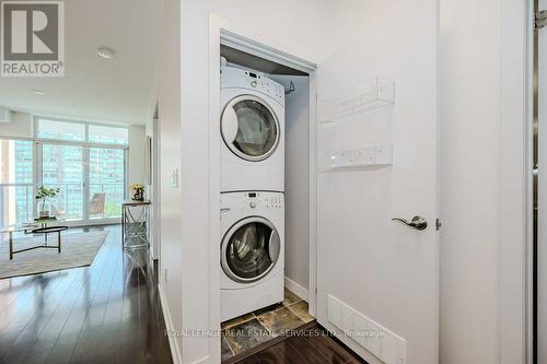 715 - 551 Maple Avenue, Burlington (Brant), ON - Indoor Photo Showing Laundry Room